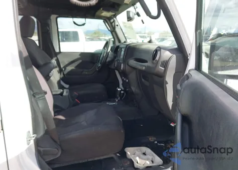 2013 Jeep Wrangler Unlimited Sport from USA, damaged, VIN 1C4BJWDG6DL658667